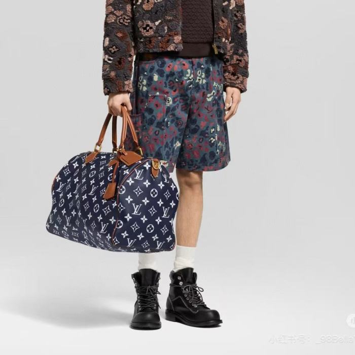 Louis Vuitton Luxury Brand Women Mens Pant Shorts Printed Carpenter Shorts Whatsapp 【+1-3239614486】