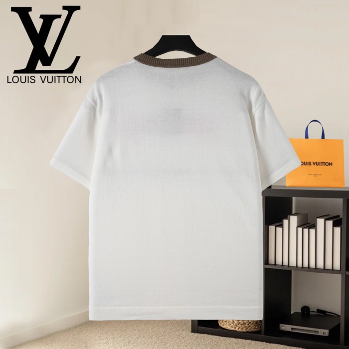 Louis Vuitton Luxury Brand Men Womens Short-Sleeved Crewneck Knit Whatsapp 【+1-3239614486】