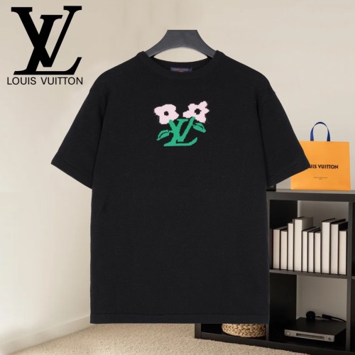 Louis Vuitton Luxury Brand Men Womens Short-Sleeved Crewneck Knit Whatsapp 【+1-3239614486】