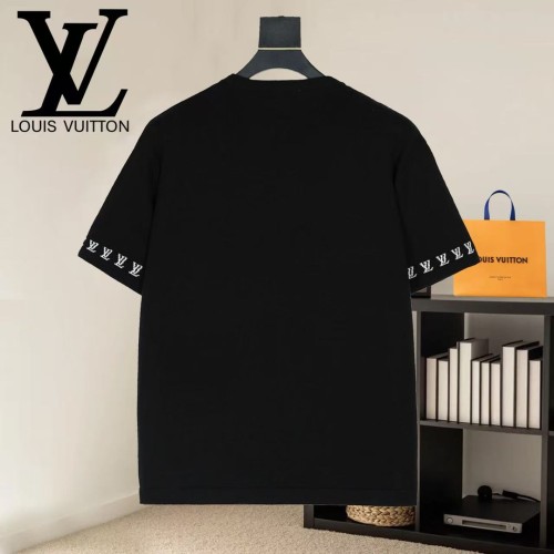 Louis Vuitton Luxury Brand Men Womens Short-Sleeved Cotton Crewneck 1AGKMB Whatsapp 【+1-3239614486】