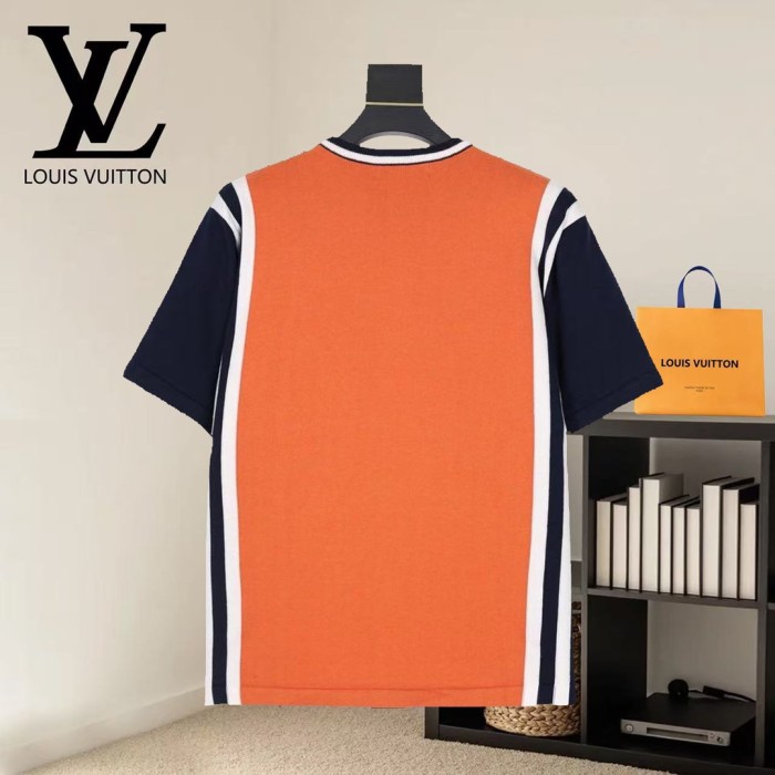 Louis Vuitton Luxury Brand Men Womens Short-Sleeved Crewneck Knit Whatsapp 【+1-3239614486】