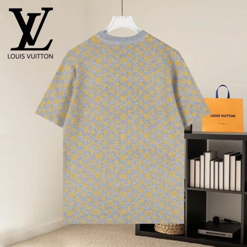 Louis Vuitton Luxury Brand Men Womens Short-Sleeved Crewneck T-Shirt Whatsapp 【+1-3239614486】