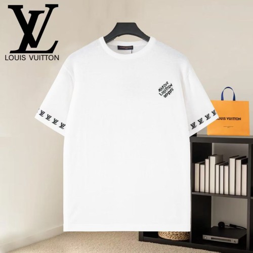 Louis Vuitton Luxury Brand Men Womens Short-Sleeved Cotton Crewneck 1AGKMB Whatsapp 【+1-3239614486】