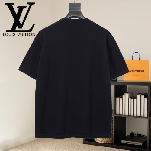 Louis Vuitton Luxury Brand Men Womens Short-Sleeved Crewneck Knit Whatsapp 【+1-3239614486】