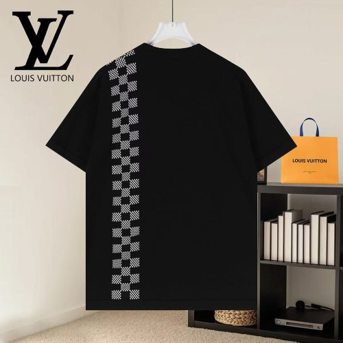 Louis Vuitton Luxury Brand Men Womens Short-Sleeved Crewneck Knit Whatsapp 【+1-3239614486】