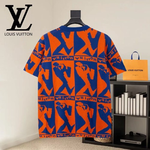 Louis Vuitton Luxury Brand Men Womens Short-Sleeved Crewneck Knit Whatsapp 【+1-3239614486】