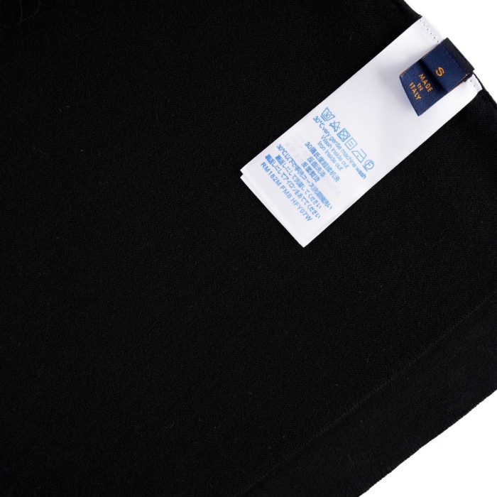 Louis Vuitton Luxury Brand Men Womens Short-Sleeved Crewneck Knit Whatsapp 【+1-3239614486】
