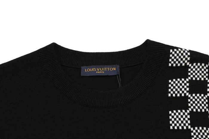 Louis Vuitton Luxury Brand Men Womens Short-Sleeved Crewneck Knit Whatsapp 【+1-3239614486】