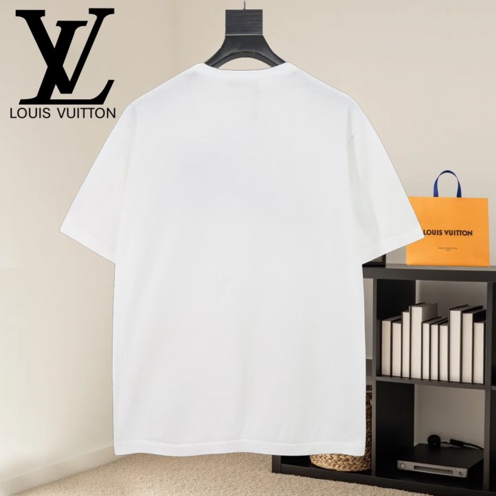 Louis Vuitton Luxury Brand Men Womens Short-Sleeved Crewneck Knit Whatsapp 【+1-3239614486】