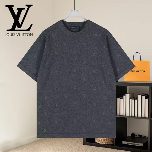 Louis Vuitton Luxury Brand Men Womens Short-Sleeved Crewneck T-Shirt Whatsapp 【+1-3239614486】