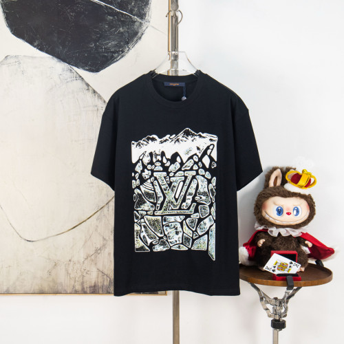 Louis Vuitton  Luxury Brand Men Womens Short Sleeve T-Shirt Velvet Jacquard Short-Sleeved T-Shirt Whatsapp 【+1-3239614486】