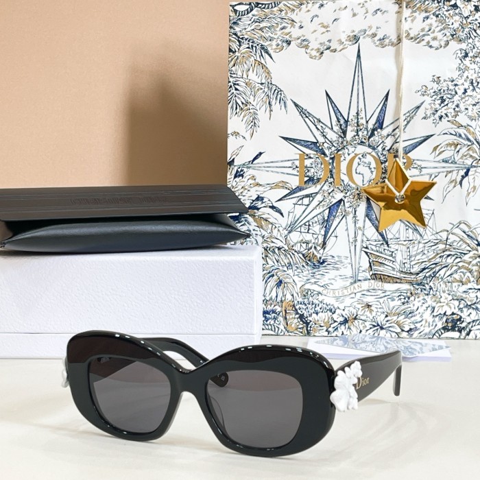 Dior Sunglasses Luxury Brand Womens Sunglasses with Original Box Whatsapp 【+1-3239614486】Dior Clover S3F