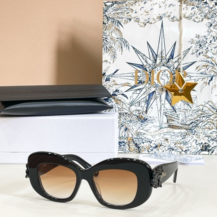 Dior Sunglasses Luxury Brand Womens Sunglasses with Original Box Whatsapp 【+1-3239614486】Dior Clover S3F