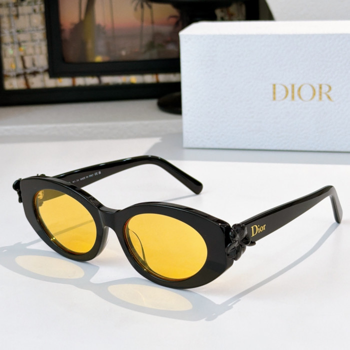 Dior Sunglasses Luxury Brand Womens Sunglasses with Original Box Whatsapp 【+1-3239614486】DiorClover B1F