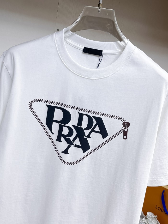 Prada Luxury Brand Men Womens Short Sleeve T-Shirt with Original Box Whatsapp 【+1-3239614486】