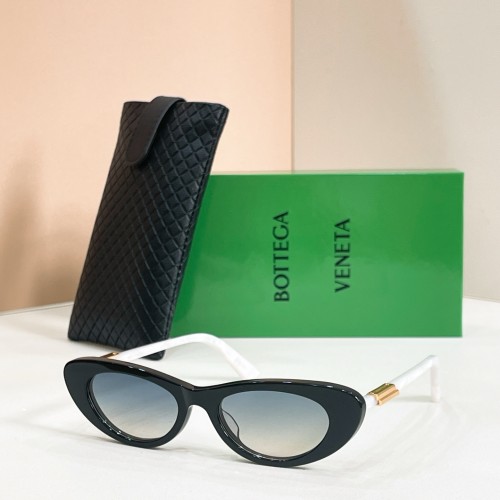 Loewe Sunglasses Luxury Brand Womens Sunglasses Cateye Sunglasses with Original Box Whatsapp 【+1-3239614486】LW1477S
