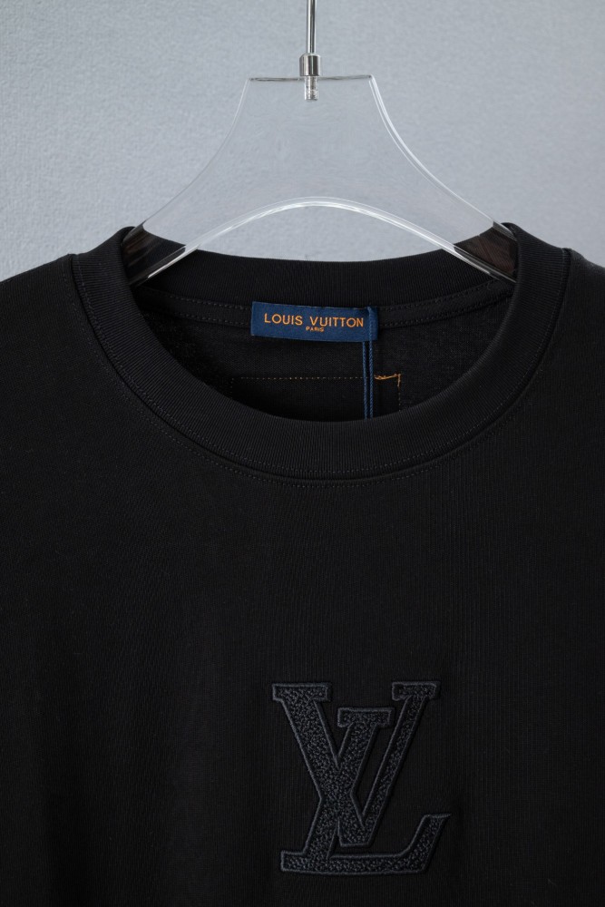 Louis Vuitton Luxury Brand Men Womens Short Sleeve T-Shirt Top Quality Whatsapp 【+1-3239614486】