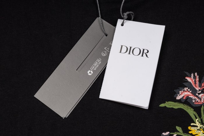 Dior Luxury Brand Women Mens Short Sleeve T-Shirt with Original Box Whatsapp 【+1-3239614486】