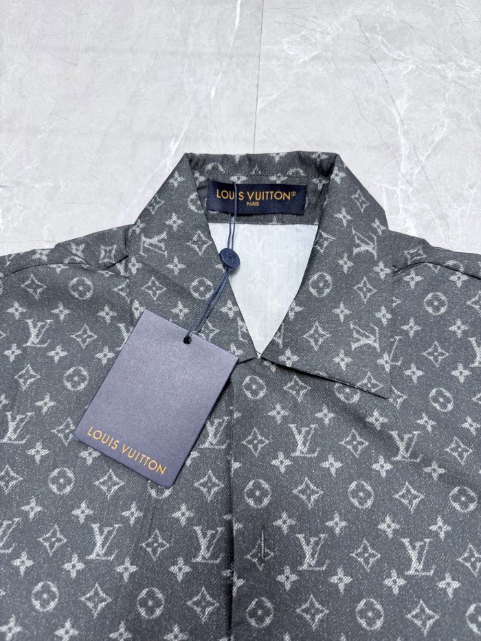 Louis Vuitton Luxury Brand Women Mens Short Sleeve Shirt Top Quality Whatsapp 【+1-3239614486】