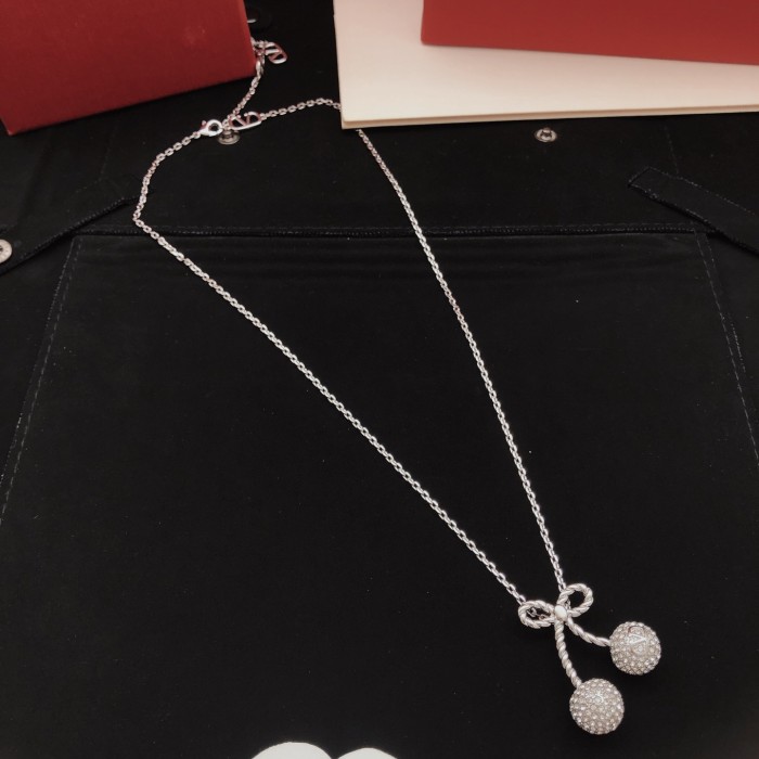 Valentino Luxury Womens Necklace with Original Box Whatsapp 【+1-3239614486】VXL0011
