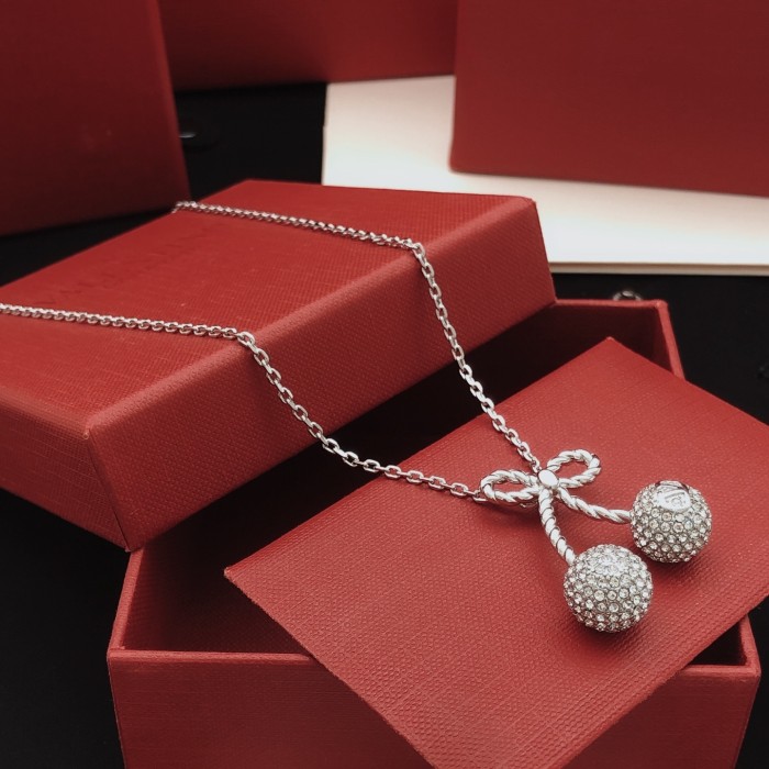 Valentino Luxury Womens Necklace with Original Box Whatsapp 【+1-3239614486】VXL0011