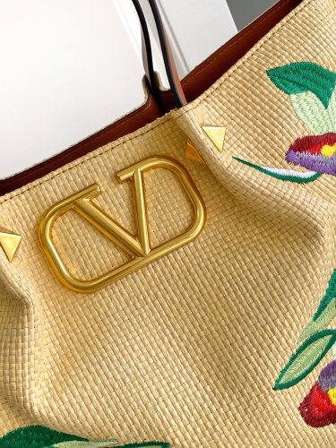 Valentino Womens Shoulder Bags VLogo signature Luxury Brand Handbags Whatsapp 【+1-3239614486】