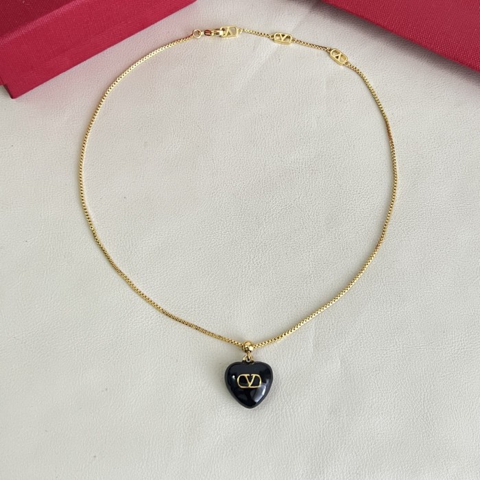 Valentino Luxury Womens Necklace with Original Box Whatsapp 【+1-3239614486】