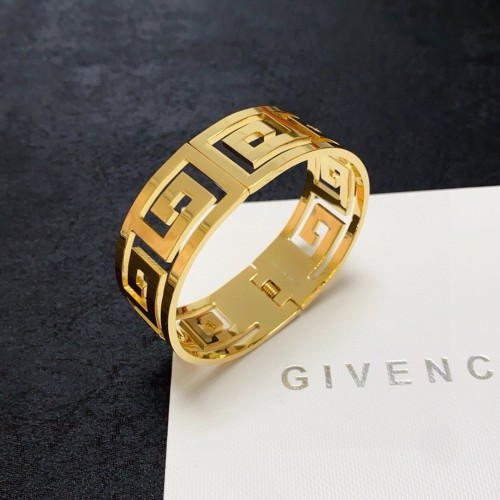 Givenchy Luxury Brand Womens Bracelet with Original Box Whatsapp 【+1-3239614486】