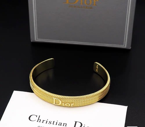 Dior Luxury Brand Womens Bracelet with Original Box Whatsapp 【+1-3239614486】