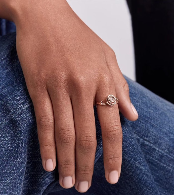 Dior Luxury Brand Womens Ring with Original Box Whatsapp 【+1-3239614486】