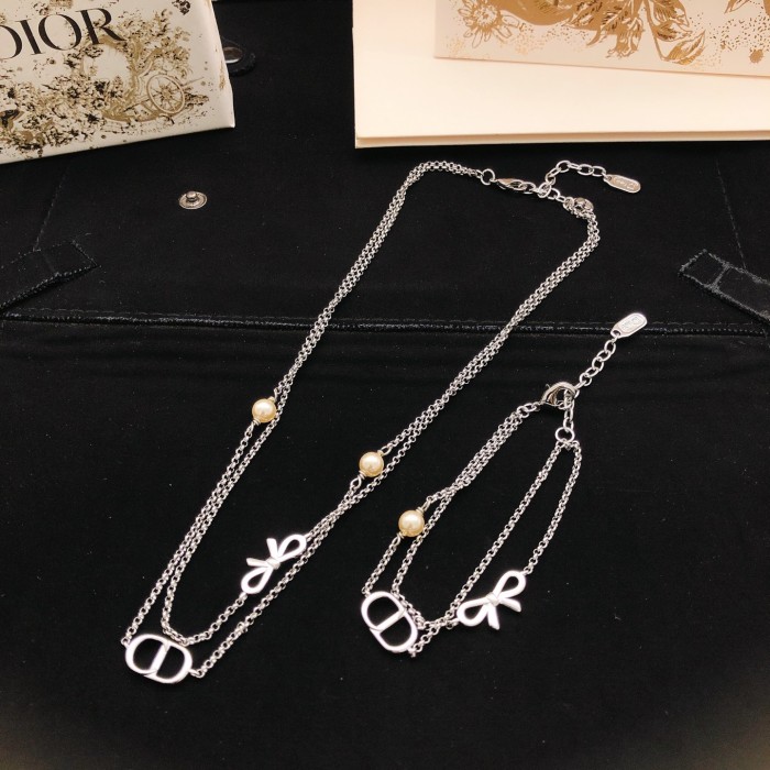 Dior Luxury Brand Womens Bracelet with Original Box Whatsapp 【+1-3239614486】DSL0259