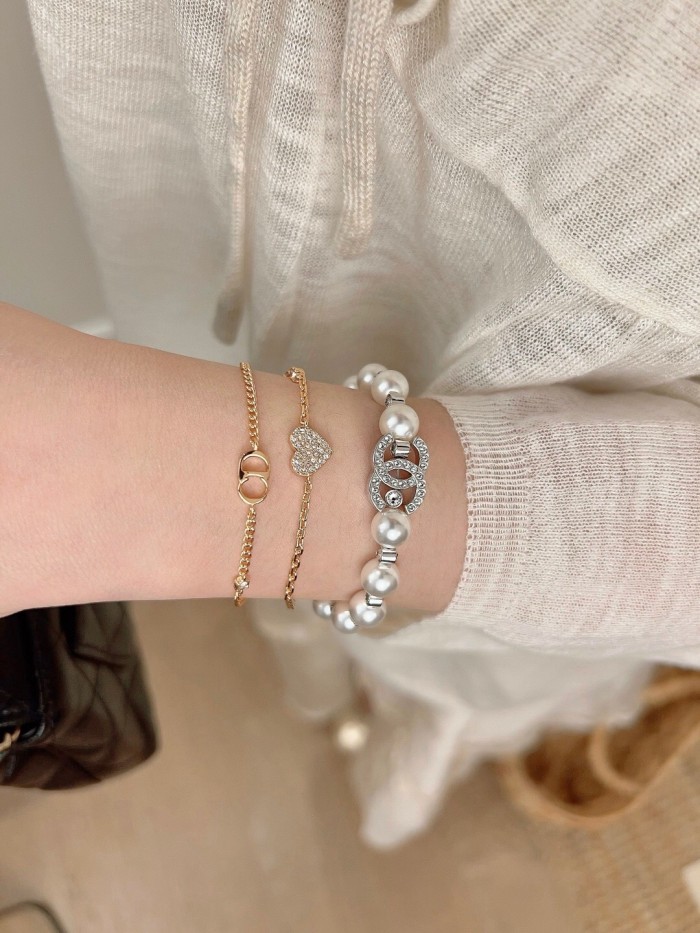 Dior Luxury Brand Womens Bracelet with Original Box Whatsapp 【+1-3239614486】DSL0136
