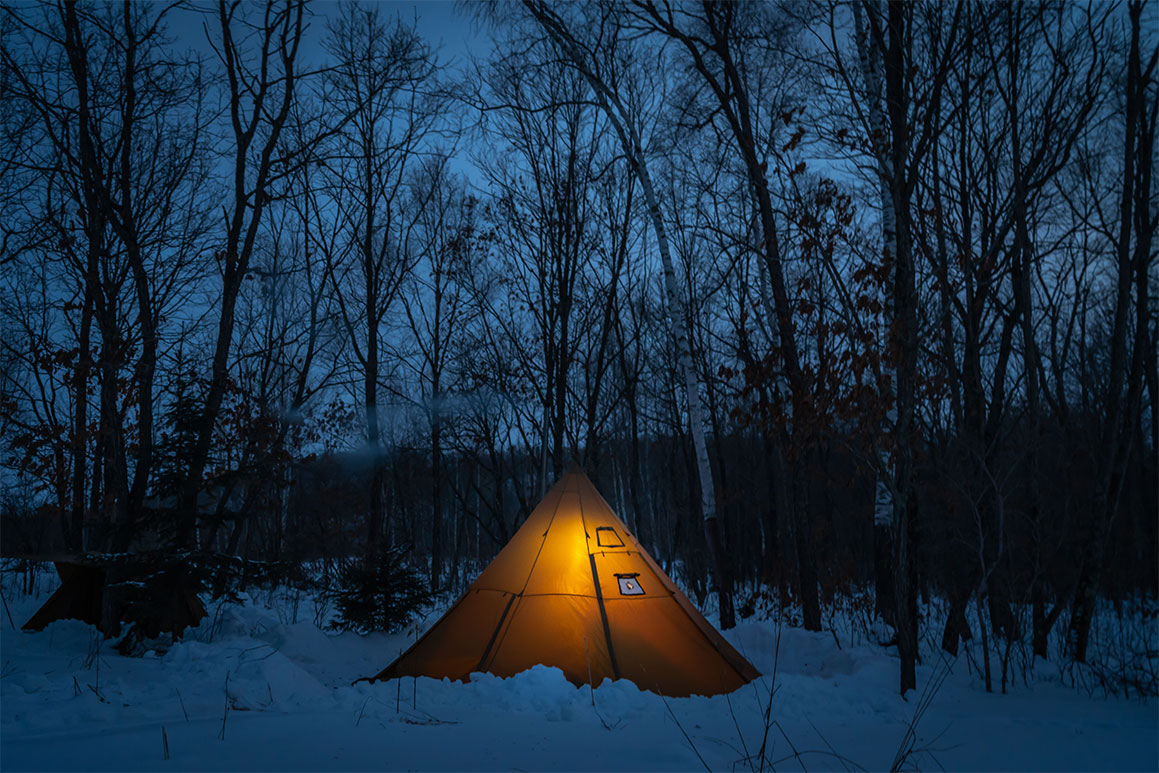 Bromance 70 teepee tent in winter night