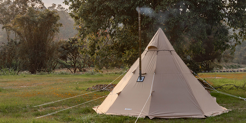 Octa teepee tent with stove jack