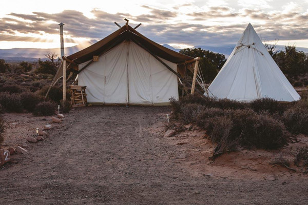 The Benefits of a 2 Man Tent with Standing Room www.pomoly