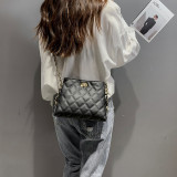 Korean Women's Bag Lingge Chain Bag Fashion One Shoulder Diagonal Straddle Bag