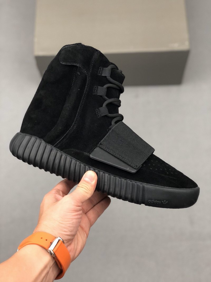 Adidas Yeezy Boost 750 in Free Peru Market