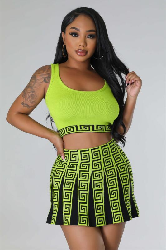 Green Two Pieces Knitted Elastic Crop Top Sports Causal Pleated Skirt Sets