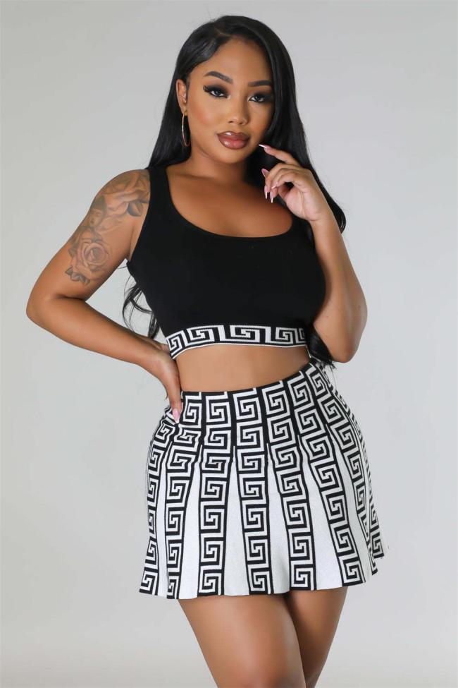Black Two Pieces Knitted Elastic Crop Top Sports Causal Pleated Skirt Sets