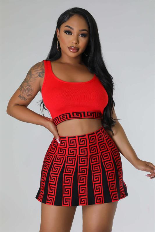 Red Two Pieces Knitted Elastic Crop Top Sports Causal Pleated Skirt Sets
