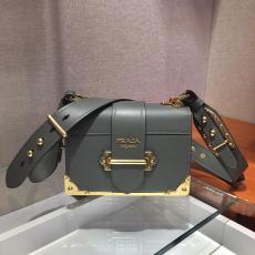 1BD045 Prada female scratch-proof waterproof messenger bag vintage delicate suitcase antique bronze hardware