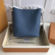 M51413 Louis Vuitton/LV female lockme simplicity pure-color drawstring tassel bucket bag with full boutique package 