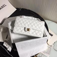 Chanel  CF 25 caviar  A01112 female quilted classic flap crossbody bag  with iconic Double-C twist fastener  medium size