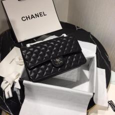 Chanel  CF 25  A01112 female quilted classic flap crossbody bag  with iconic Double-C twist fastener  medium size