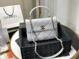 Chanel trendy CC 25 handbag  AS92236 quilted  vintage messenger crossbody bag with iconic Double-C twist fastener
