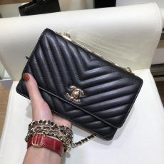 Chanel trendy CC WOC A088633  chevron-quilted chain-strap crossbody bag graceful party clutch multicolor variation 
