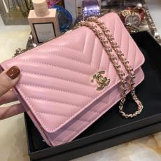 Chanel trendy CC WOC A088633  chevron-quilted chain-strap crossbody bag graceful party clutch multicolor variation 