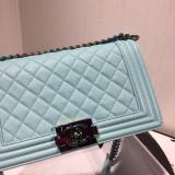 Chanel boy 25 female quilted vintage messenger bag classic flap crossbody bag with stunning varied-color chain strap