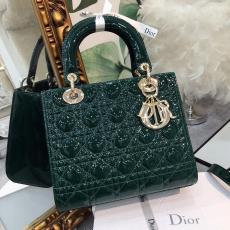 Dior medium lady dior handbag attention-arresting elegant quilted traveling shopping bag with adorned D.I.O.R charm removable and adjustable strap provide multiple carrying way 