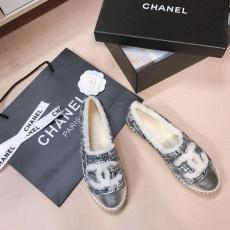 Chanel female canvas warm-keeping espadrille with fluffy woollen lining indispensable winter outfit 